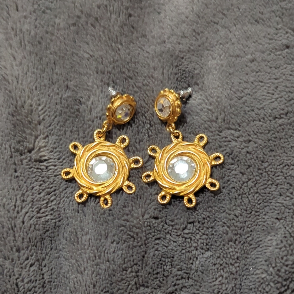 Elegant Gold Earrings with Crystal Accents